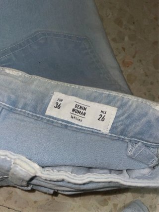 Pantalón vaquero pitillo azul