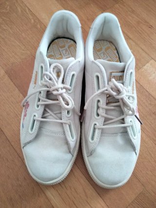 Sneakers Puma Suede ricamate da donna