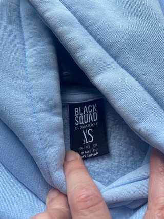 Sudadera con logo bordado