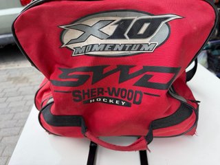 Maleta de hockey Sherwood roja
