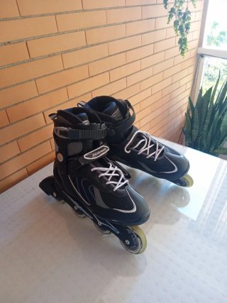 Patines en línea negros