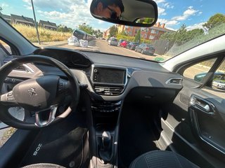 Peugeot 208 2016