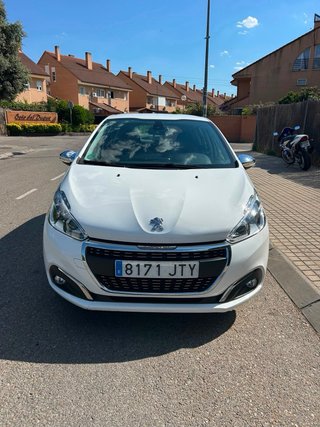 Peugeot 208 2016