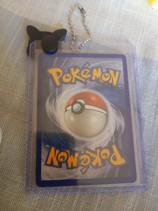 Portachiavi Hello Kitty + Carta Pokémon