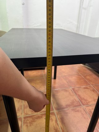 Mesa de comedor negra