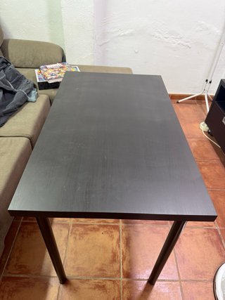 Mesa de comedor negra