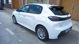 Peugeot 208 2021