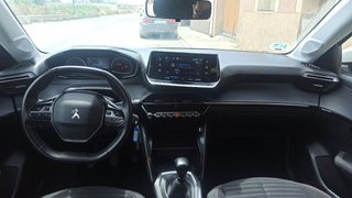Peugeot 208 2021