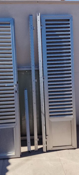 Puerta persiana mallorquina aluminio