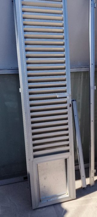 Puerta persiana mallorquina aluminio