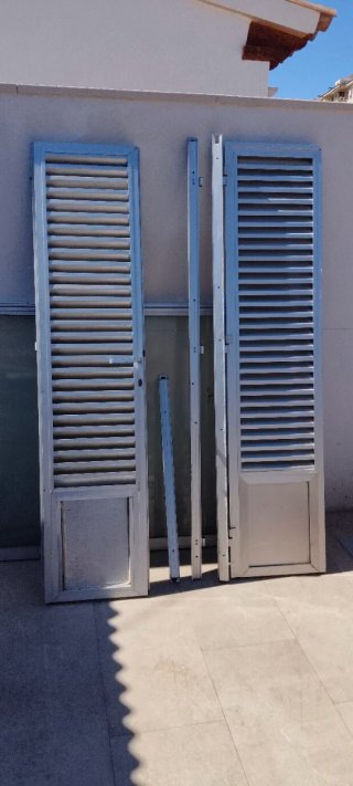 Puerta persiana mallorquina aluminio