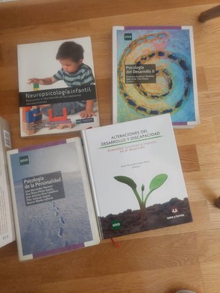 Libros Psicología UNED varios cursos.