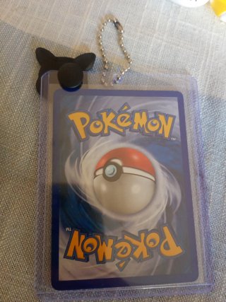 Portachiavi Kuromi + Carta Pokémon