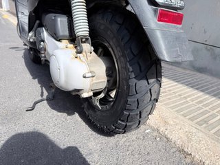 Piaggio Typhoon 2T Scooter Negra, COMO NUEVA.