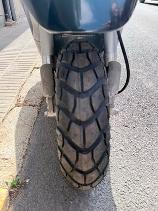 Piaggio Typhoon 2T Scooter Negra, COMO NUEVA.