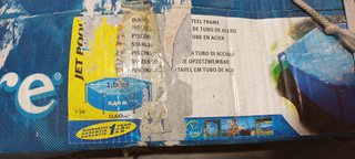 Piscina infantil de plástico con patas