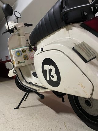 Vespa 125 PKS Blanca