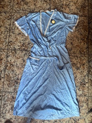 Camisón azul con estampado floral
