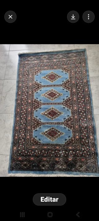Alfombra pequeña azul y rosa