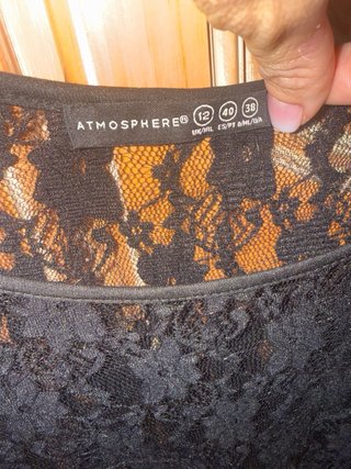 Vestido de encaje negro manga larga