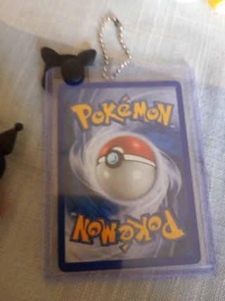 Portachiavi Kuromi + Carta Pokémon
