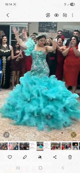 Vestido Novia Gitana Turquesa plumas