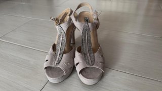 Sandalias XTI Talla 40 Beige y Plata