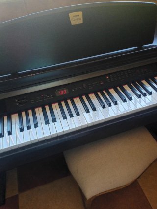 Piano Electrónico Yamaha