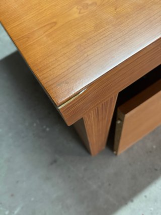 Mesa de escritorio de madera