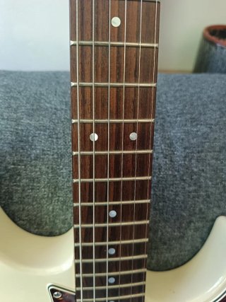 Yamaha Pacifica 112V mejorada