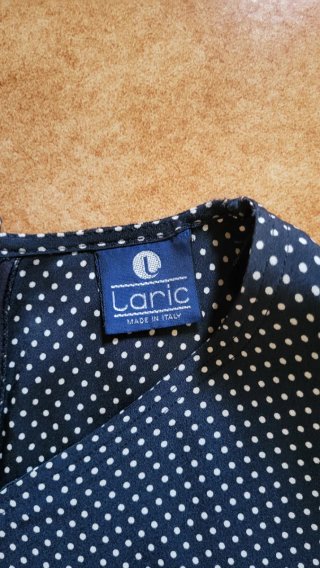 Vestito a pois blu e bianchi
