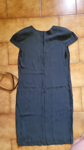 Vestito a pois blu e bianchi