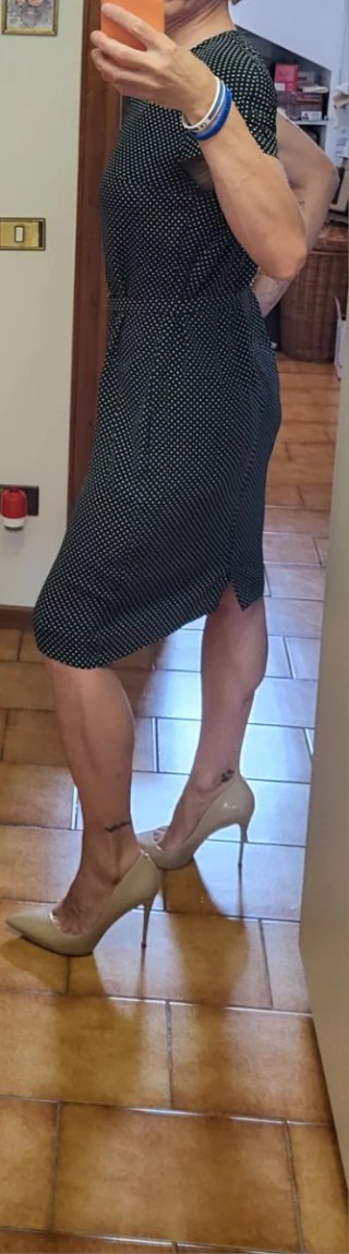 Vestito a pois blu e bianchi