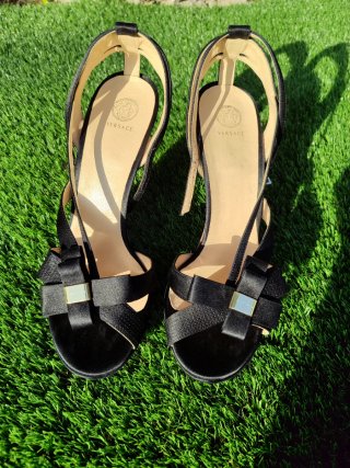 Sandalias Versace Tacón Negro