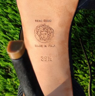 Sandalias Versace Tacón Negro