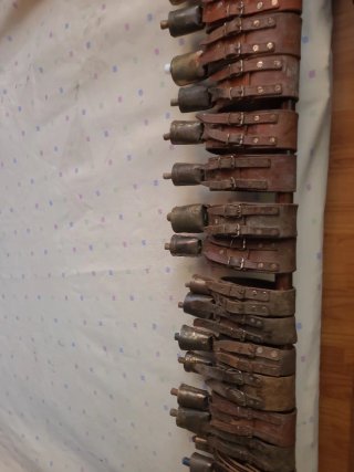 26 Cencerros Antiguos de Cuero
