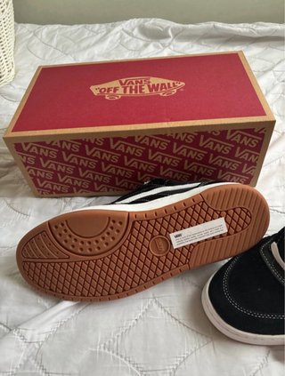 Zapatillas Vans Negras y Blancas