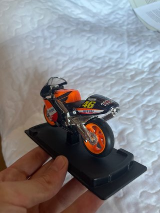 Maqueta Moto Honda RC 211V Rossi