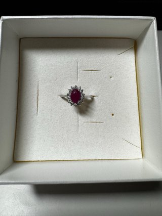 Anillo Oro Blanco Rubí y Diamantes