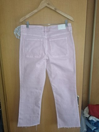 Pantalones vaqueros rosas de campana