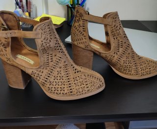 Botines Corina Beige/Marrón con Tiras