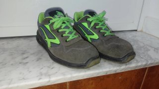 Calzado de seguridad U-Power gris y verde