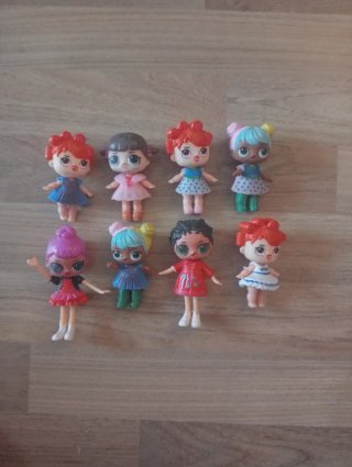 Confezione da 8 bambole