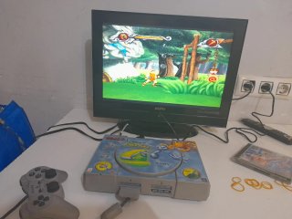 Consola PS1 Fat Personalizada A Bug's Life