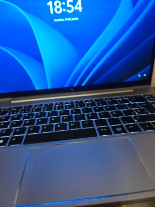 HP EliteBook 640 Portátil Profesional Plata