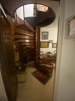 Escalera caracol madera maciza