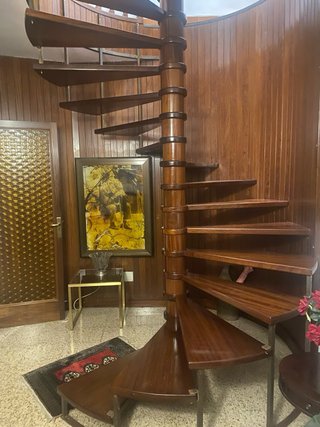 Escalera caracol madera maciza