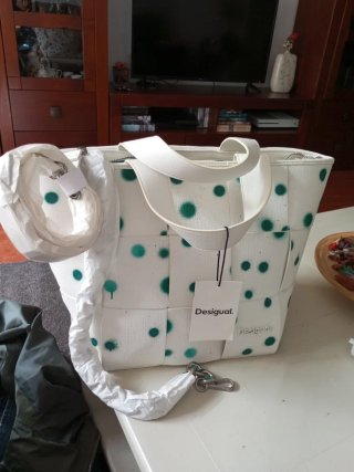 Bolso Desigual blanco con puntos verdes