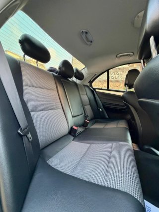 Mercedes-Benz Clase C 2006