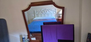 Cómoda y mesitas de noche de madera